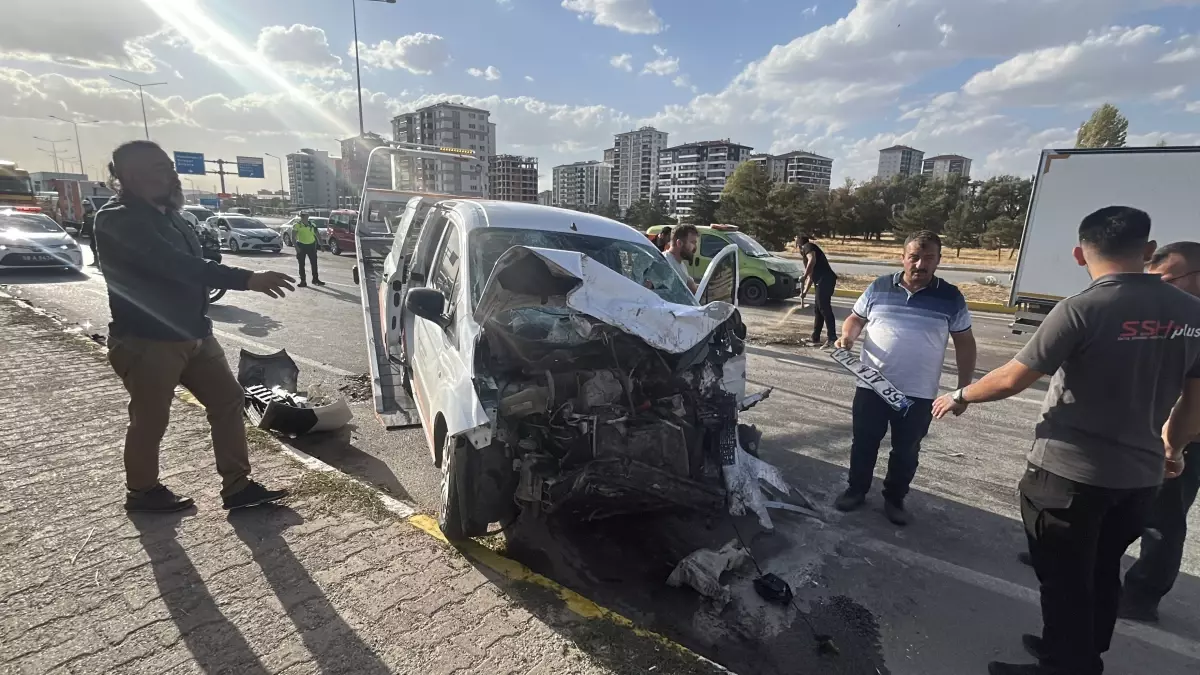 Sivas’ta Zincirleme Kaza: 1 Ölü, 4 Yaralı