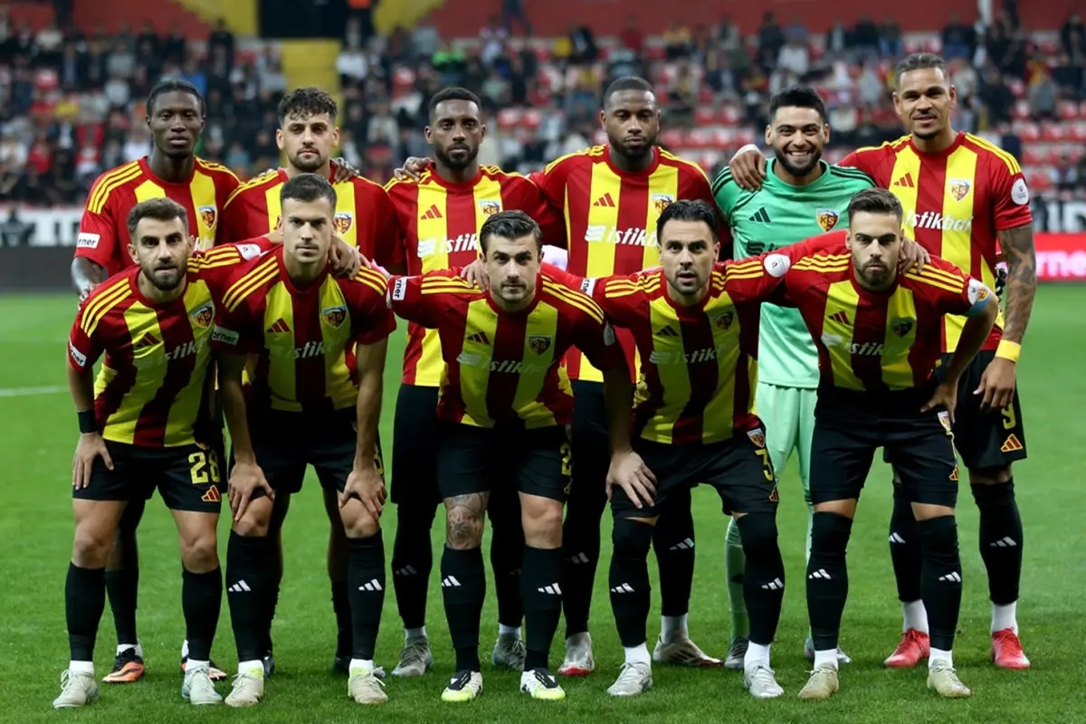 Kayserispor Yeni Teknik Direktörünü Radomir Djalovic ile Tanıttı