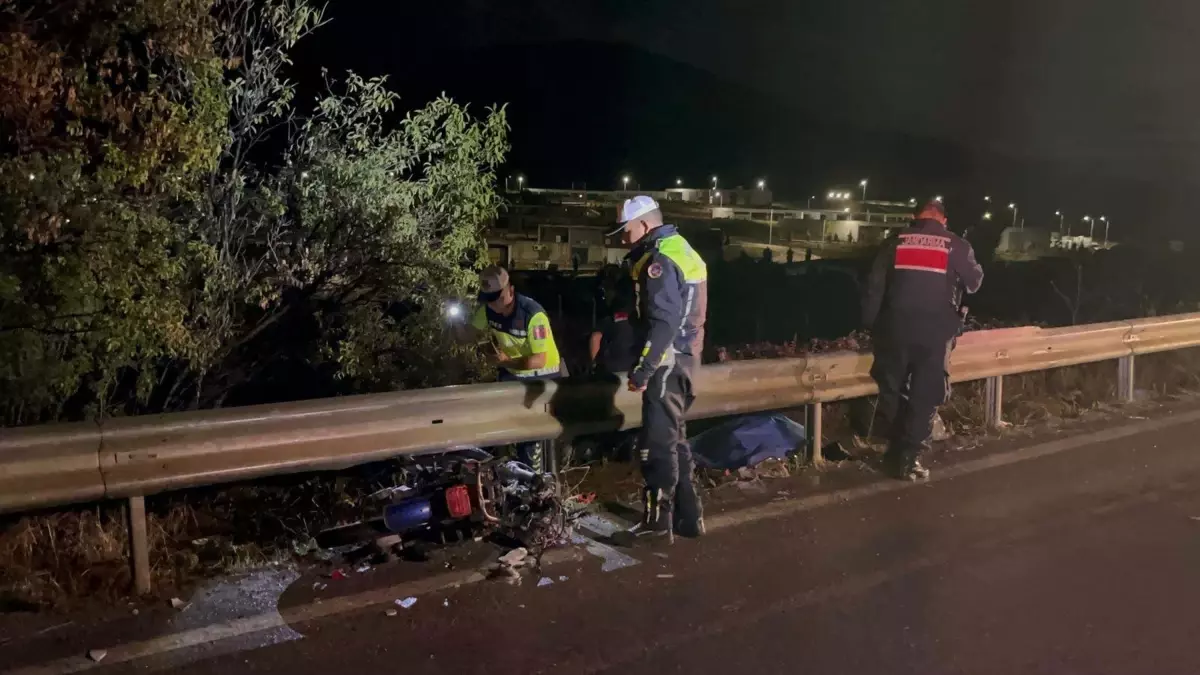 Trafik Kazasında İki Arkadaş Hayatını Kaybetti