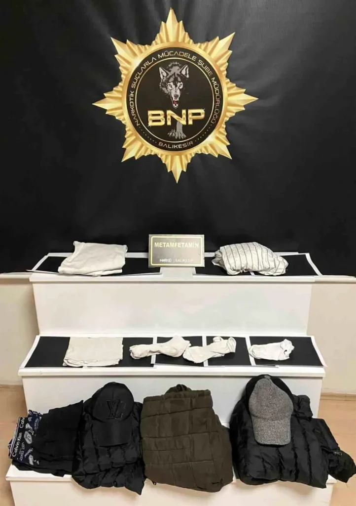 Uyuşturucu Kıyafete Emdirilerek Taşındı: 3 Kilo 742 Gram Metamfetamin Ele Geçirildi
