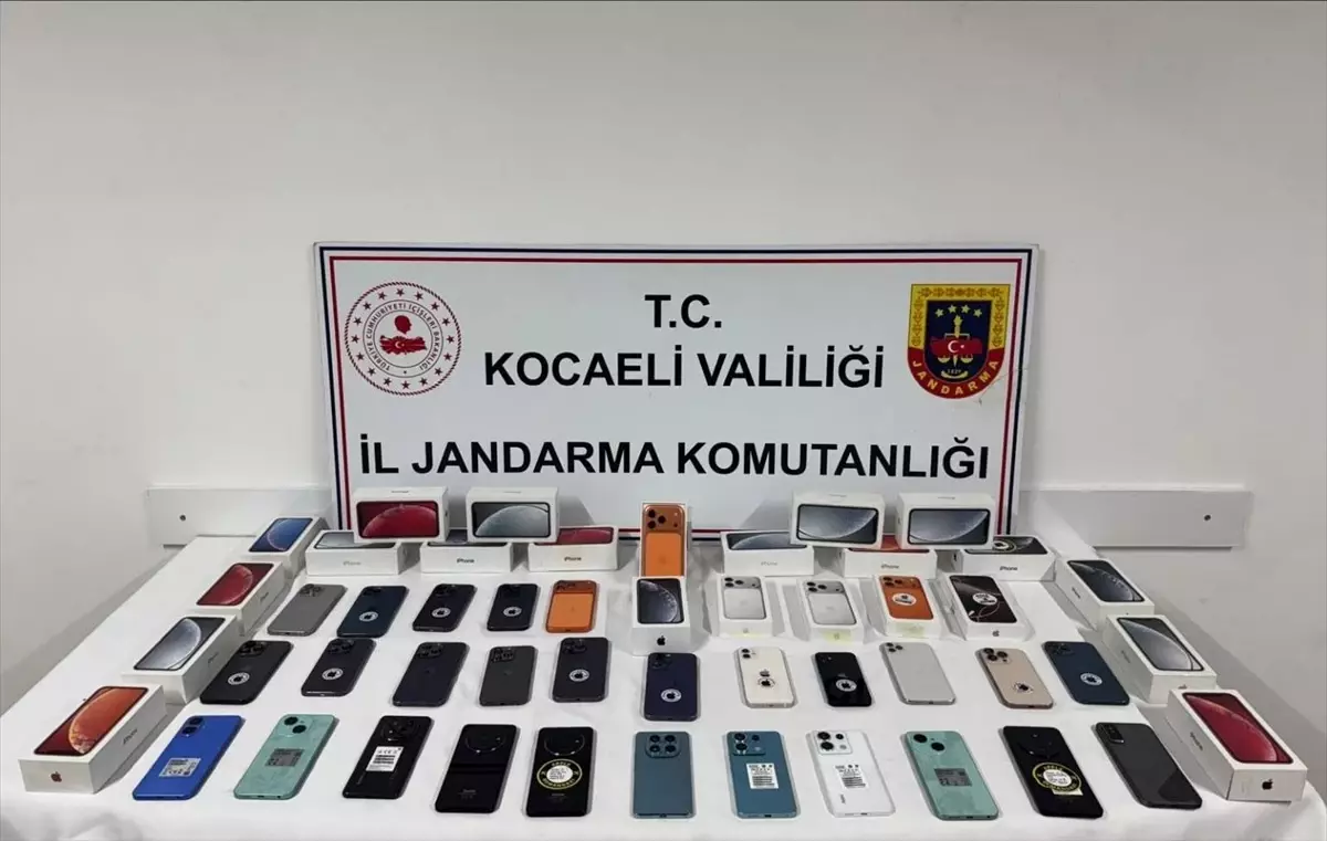 Kaçak Cep Telefonu Operasyonu: 50 Telefon Ele Geçirildi