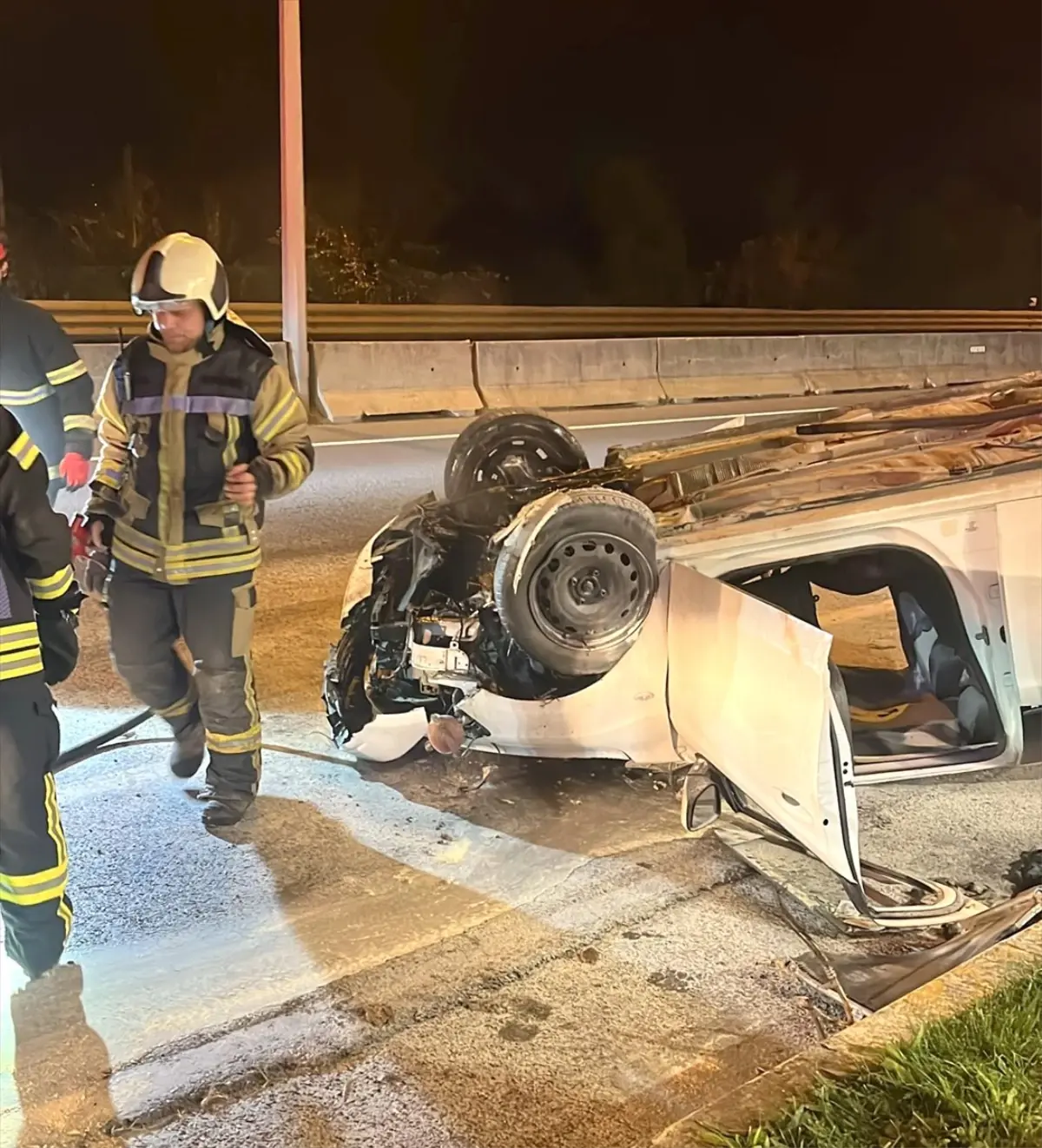 Aile Kaza ile Sarsıldı: 3 Ağır Yaralı