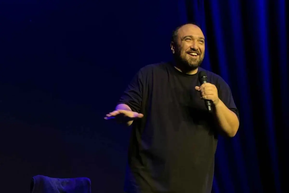 ETİ ile Reklam Anlaşması Feshedildi: Özgür Turhan Tazminat Ödeyecek