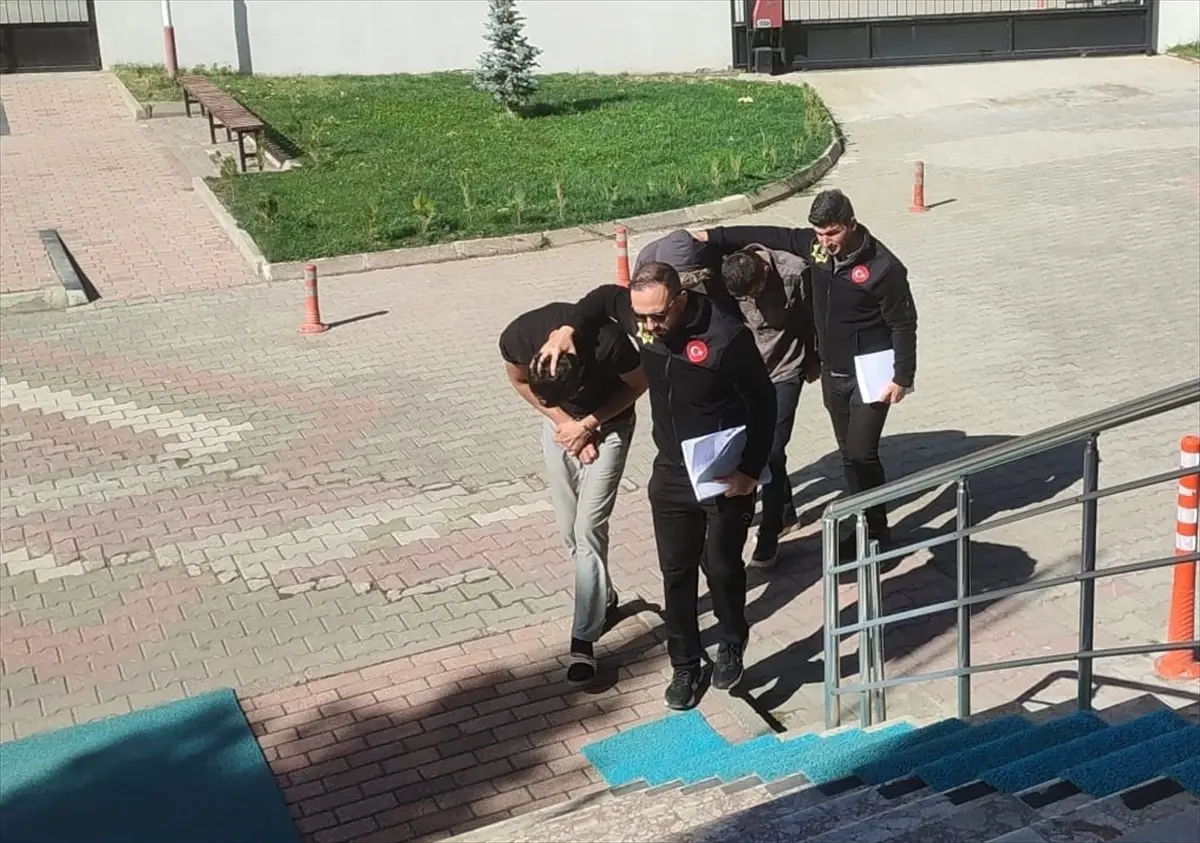 Uyuşturucu Operasyonunda 2 Şüpheli Tutuklandı