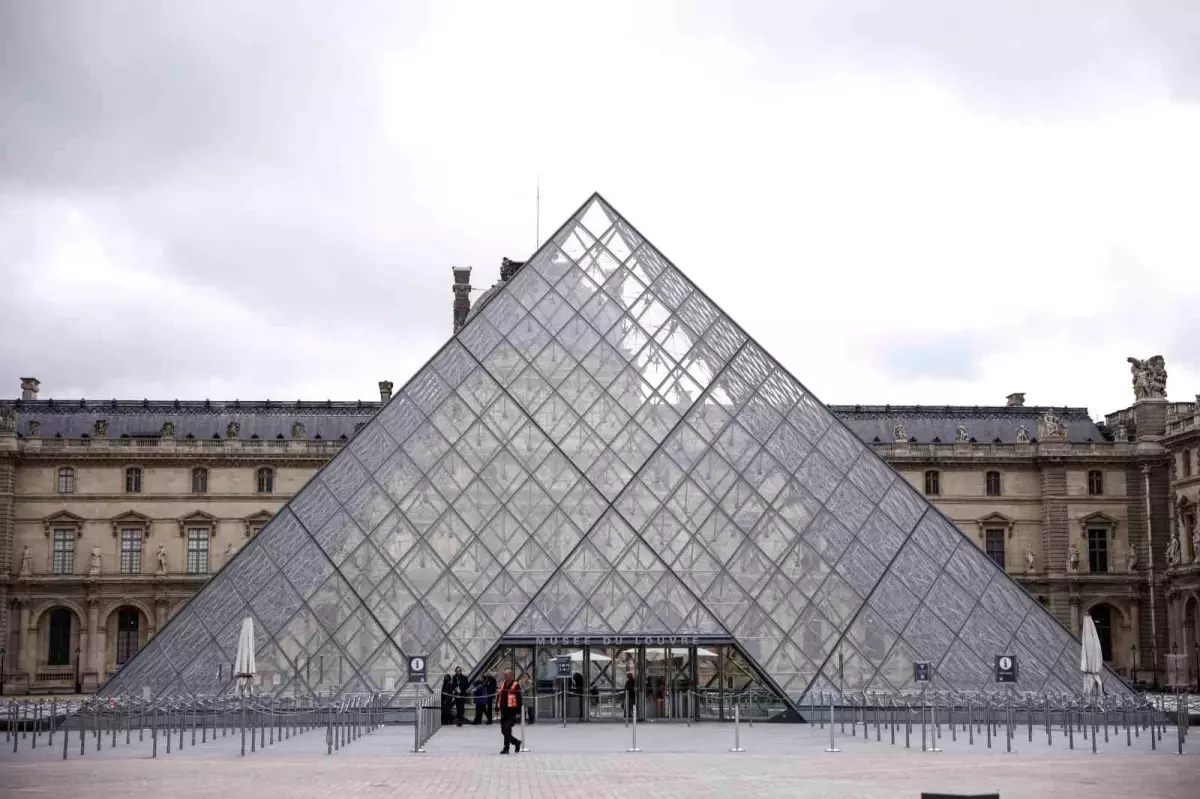 Louvre Müzesi Soygununda Maddi Kayıp Boyutu