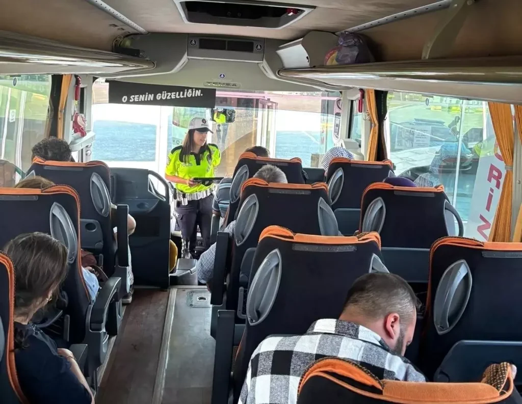 Manisa’da Otobüslerde Emniyet Kemeri Denetimi