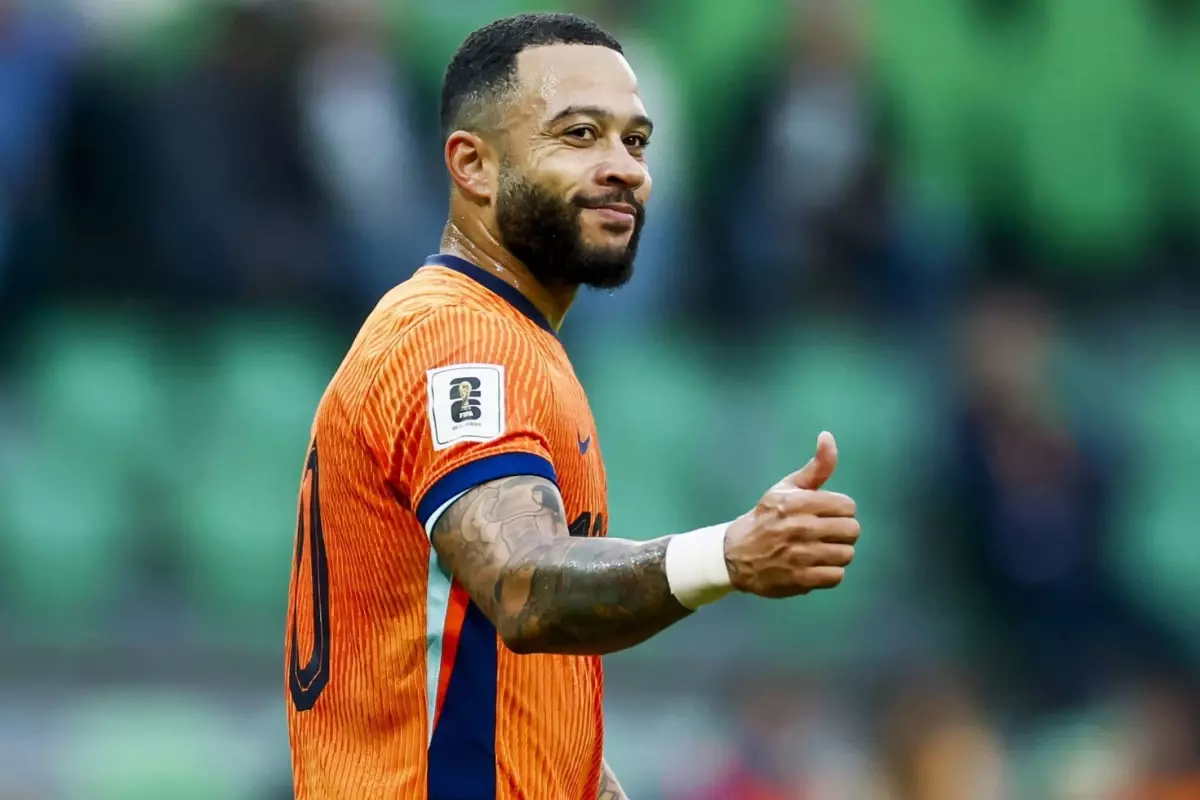 Depay’ın Pasaportu Çalındı, Hollanda Kampa Yetişemiyor