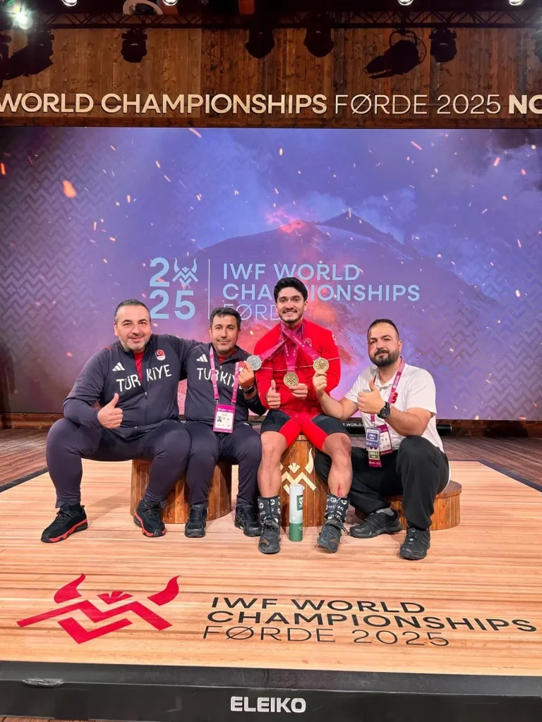 Milli Halterci Muhammed Furkan Özbek Dünya Şampiyonu Oldu