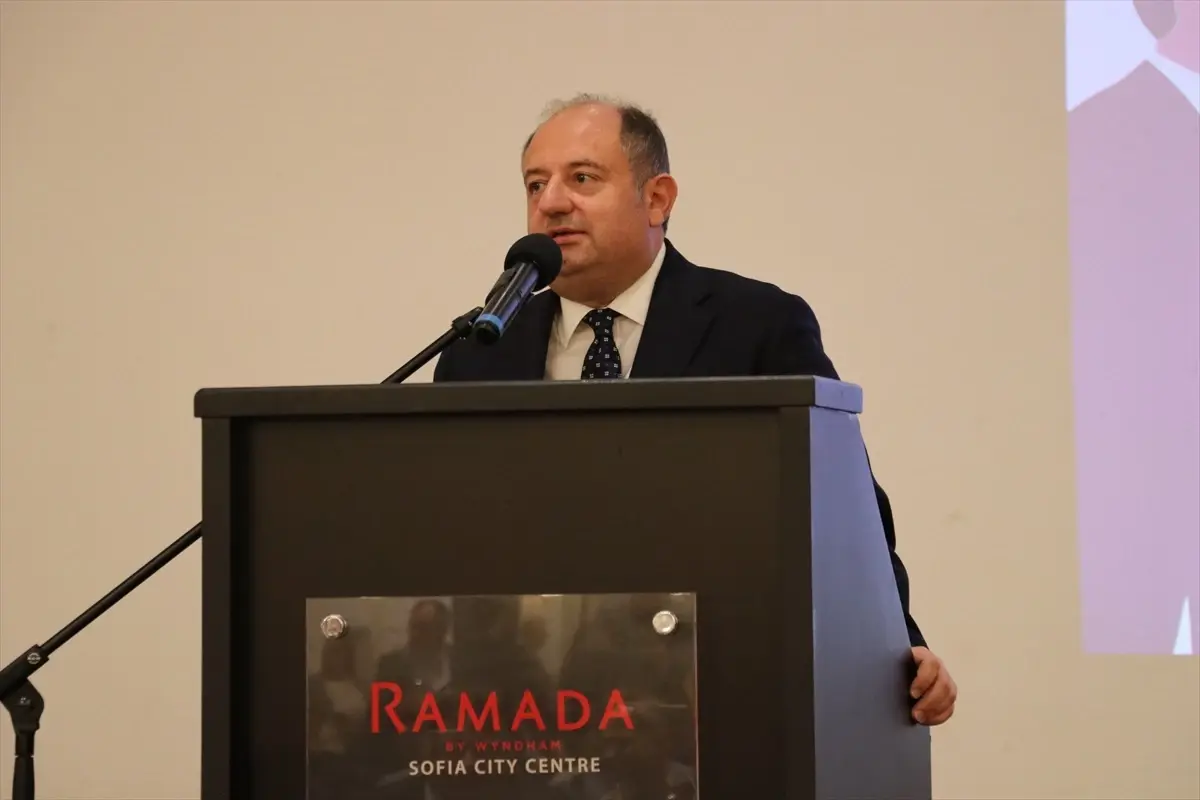 Diplomasiden Gol Pası: İş Forumu ve Dostluk Maçı