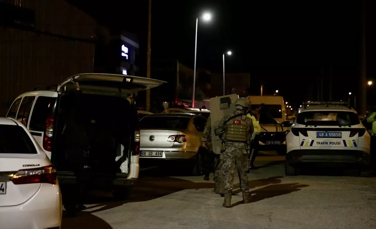 Uyuşturucu Operasyonunda Polise Ateş: 2 Şüpheli Gözaltında