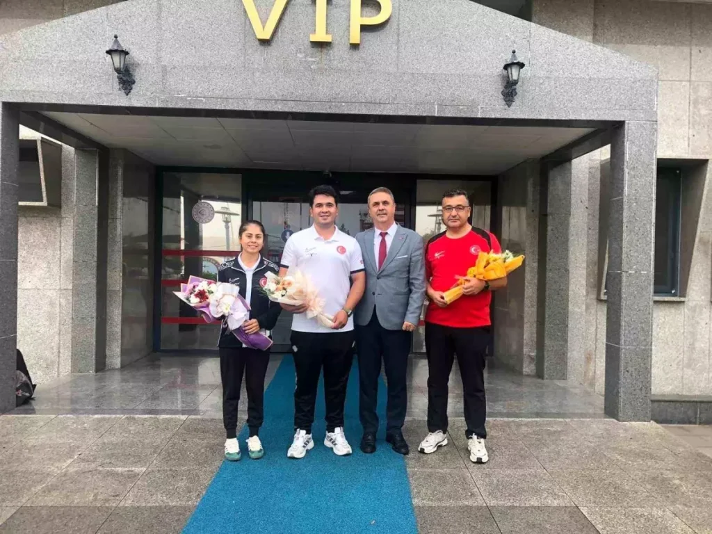 Dünya Şampiyonu Emircan Haney Türkiye’ye Dönüyor