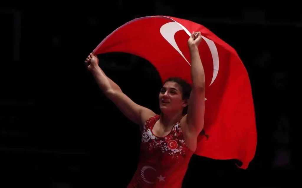 Nesrin Baş, U23 Dünya Güreş Şampiyonası’nda 3. Kez Şampiyon Oldu
