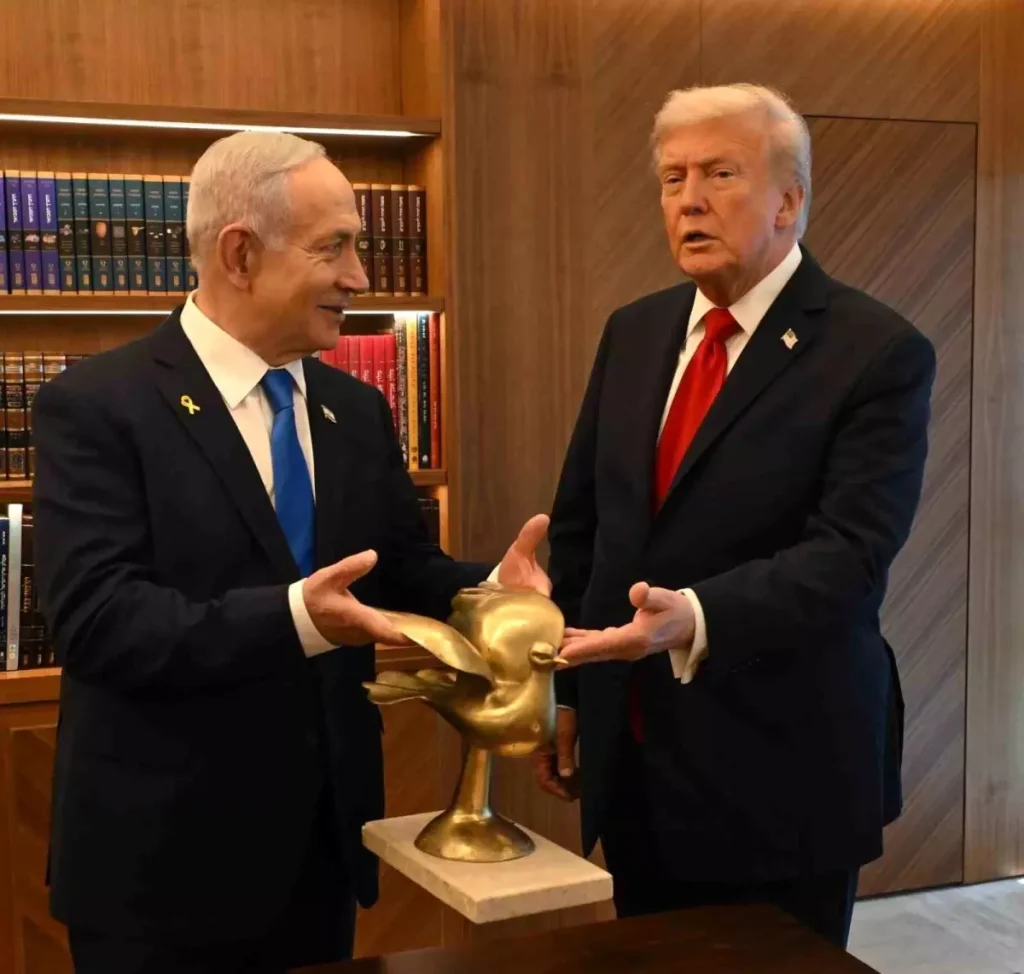 “Netanyahu’dan Trump’a Özel Hediye: Altın Güvercin”