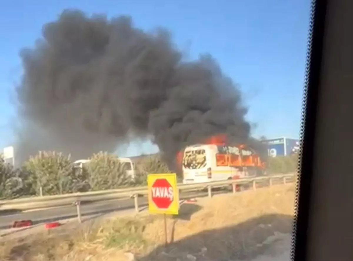 Servis Aracı Çarpışması: Motosiklet Sürücüsü Feci Öldü