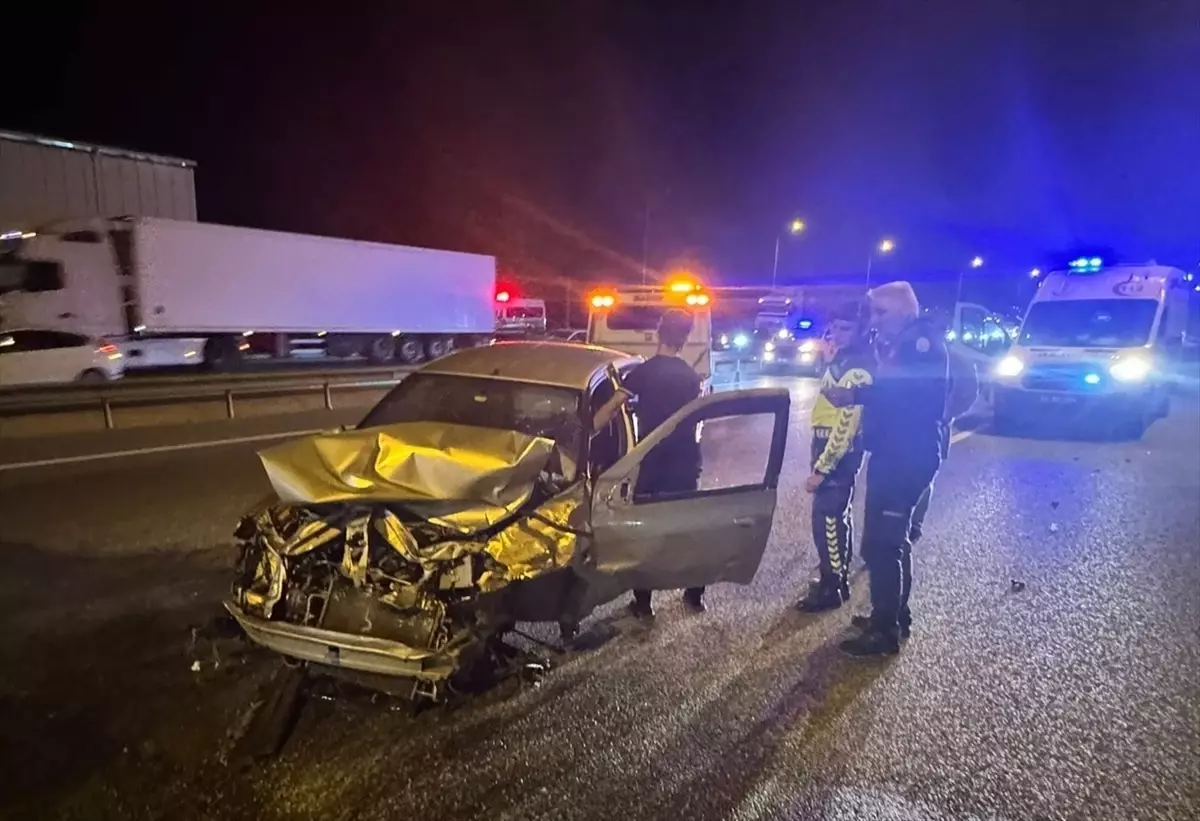 Otoyolda Kontrol Kaybı: Sürücü Yaralandı