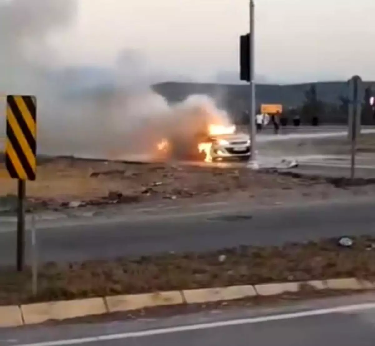 Osmaniye’de Otomobil Alev Topuna Döndü