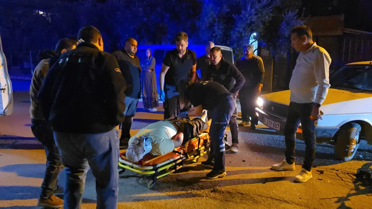 Adana’da Otomobil ile Motosiklet Çarpıştı: 1 Yaralı