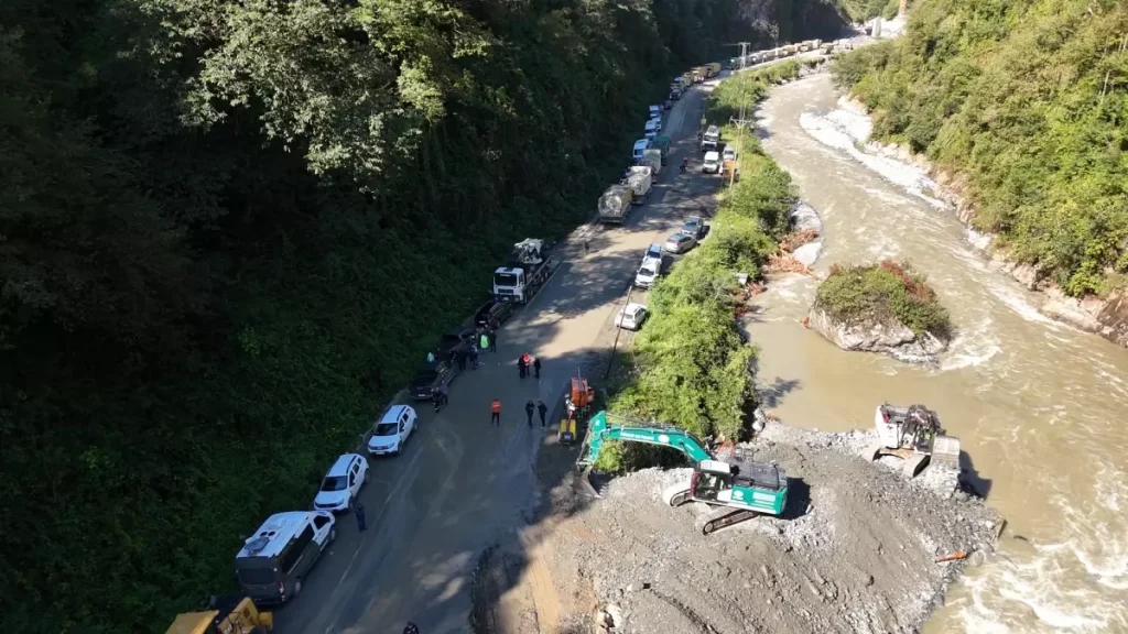 Rize’de Sel ve Heyelan Afetinin Etkileri