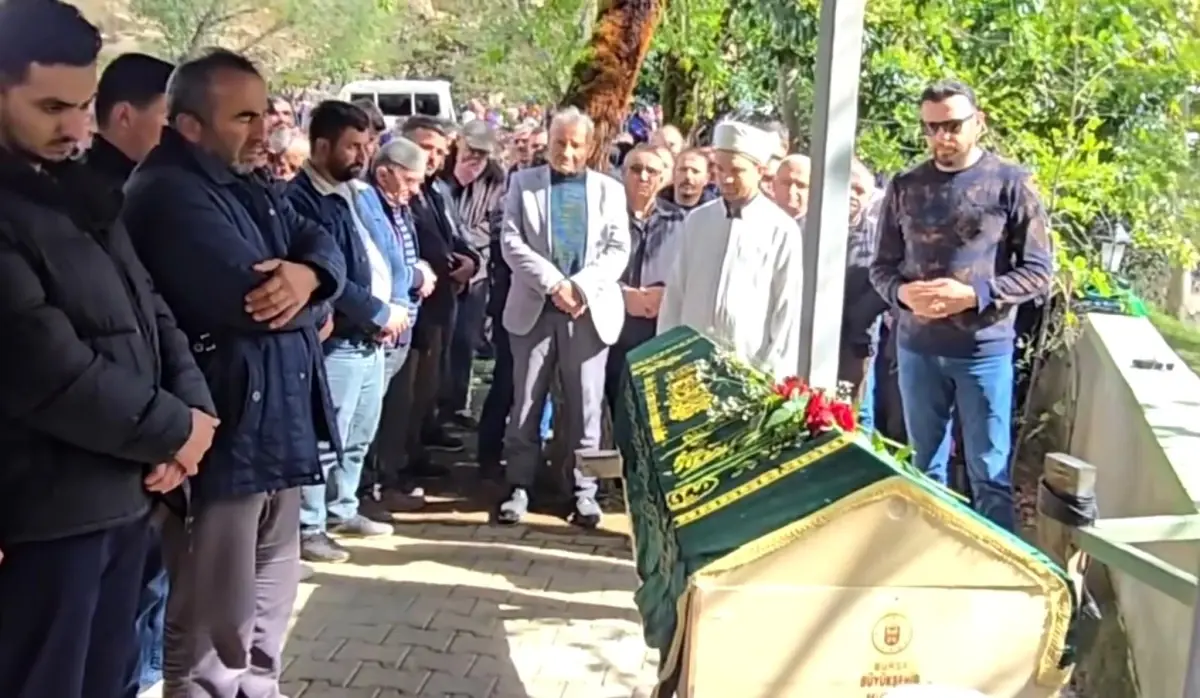 “Sanatçı Yüksel Kader Sahne de Kalp Krizi Geçirdi”