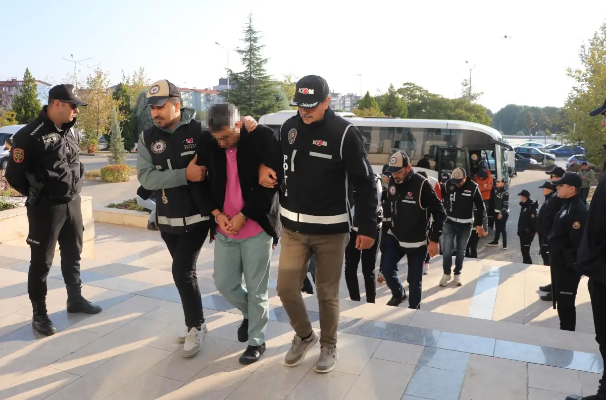 Sahte Alkol Raporu Operasyonu: 13 Şüpheli Adliyede