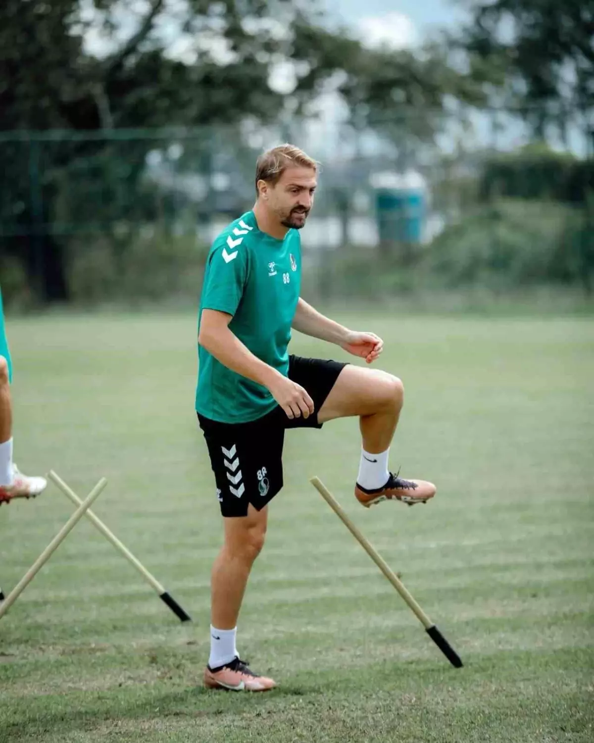 Sakaryaspor’da Caner Erkin ve Burak Altıparmak Affedildi