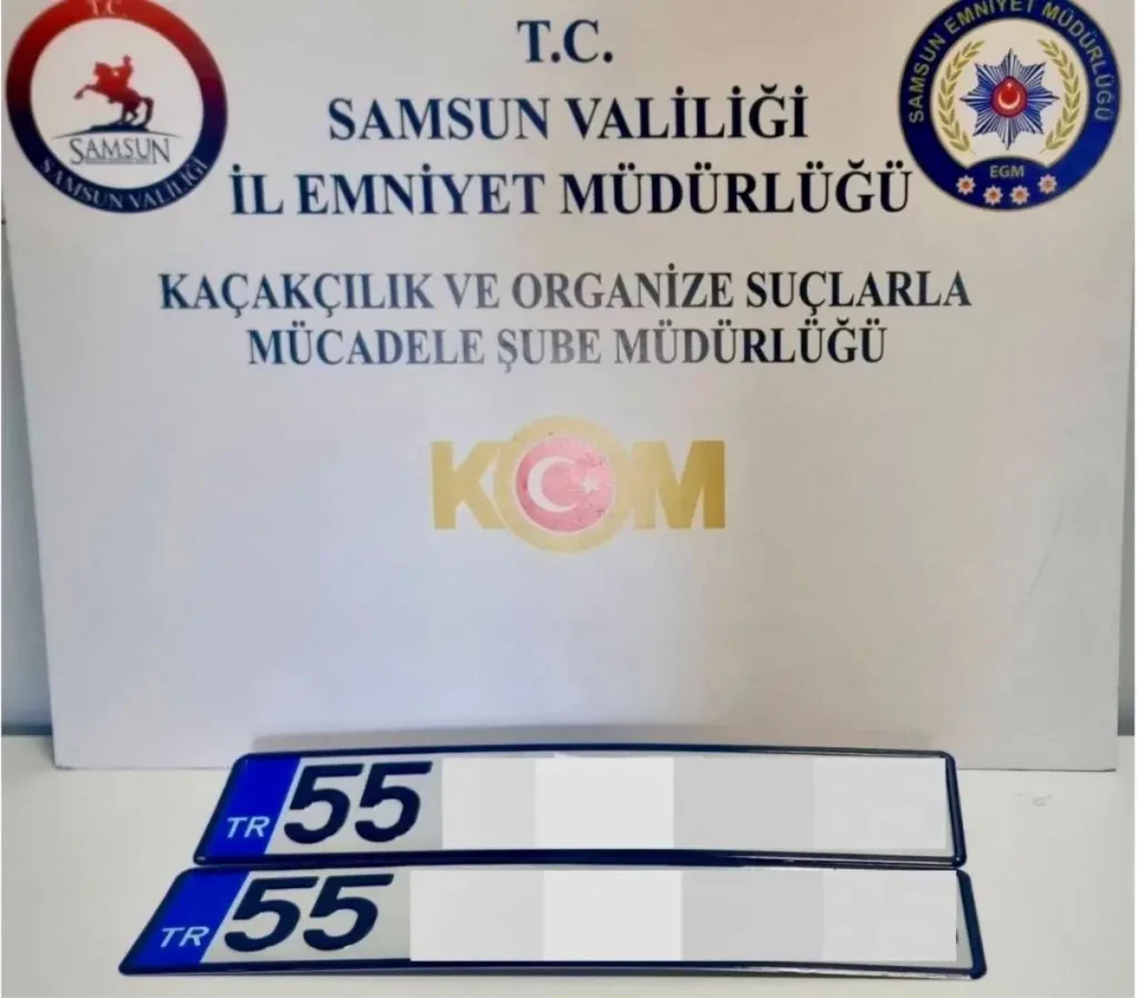 Sahte Plaka Taktı, Polisi Ezdirdi