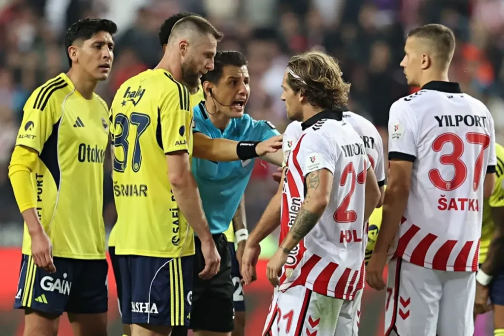 Samsunspor-Fenerbahçe Maçı 0-0 Berabere Bitti