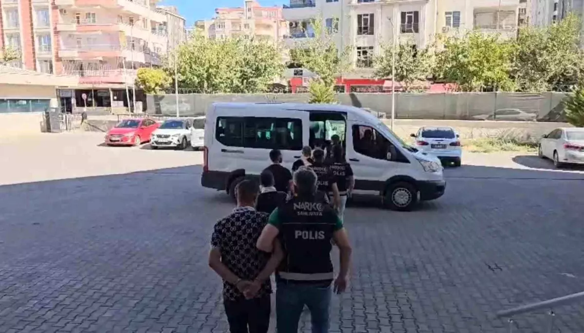 Şanlıurfa’da Eş Zamanlı Operasyon: 8 Şahıs Yakalandı