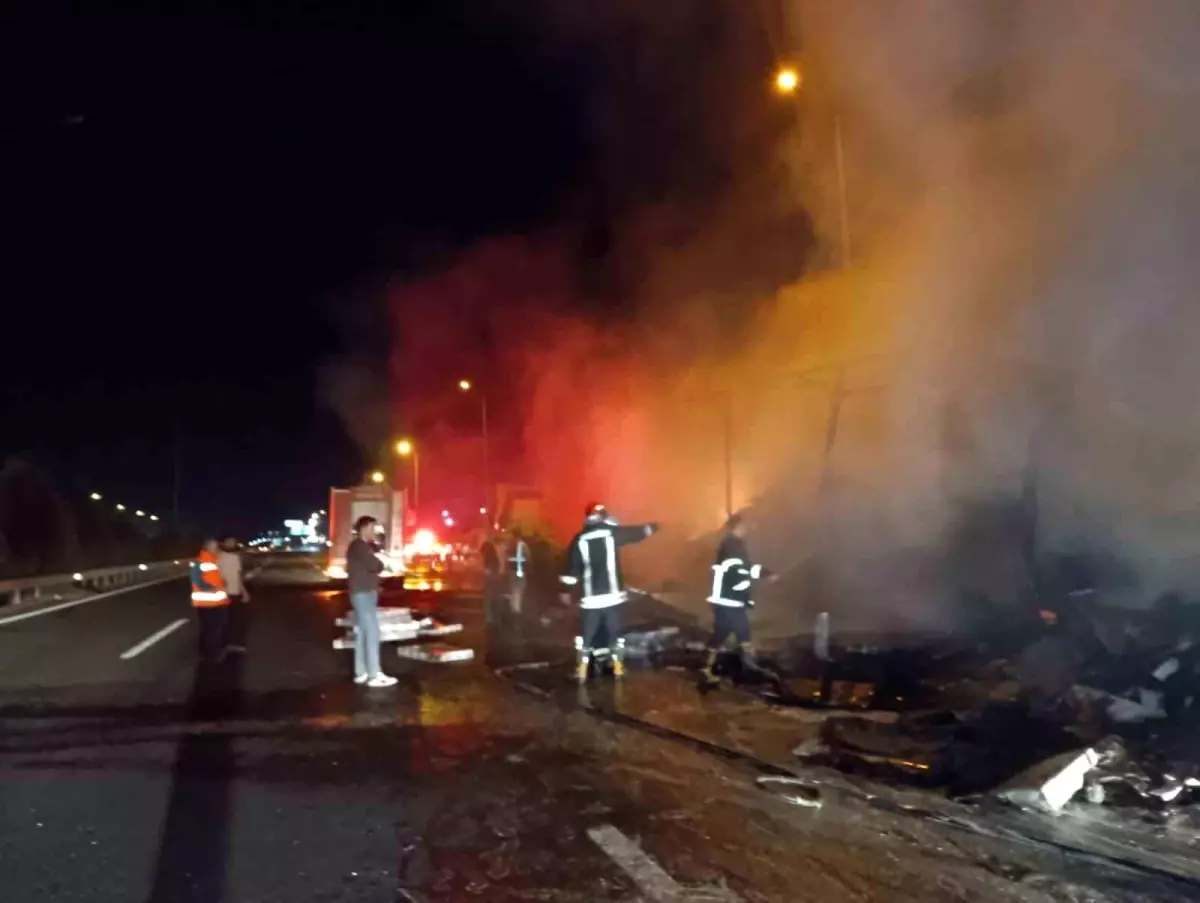 Tır Alev Topuna Döndü: Yüzlerce TV Kül Oldu