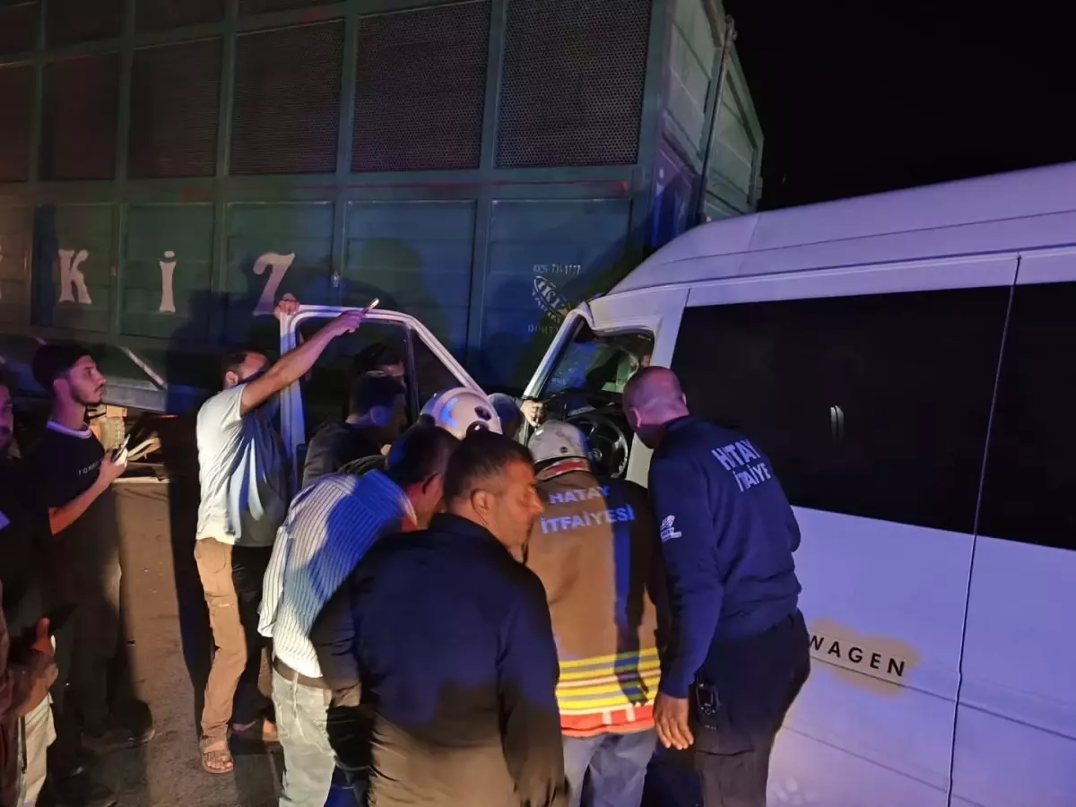 Trafik Kazasında Genç Kız Hayatını Kaybetti