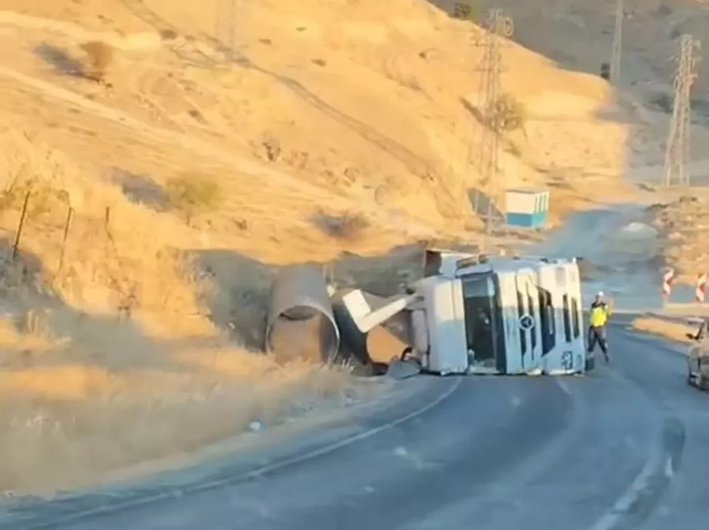 Siirt’te TIR’ın Devrilmesiyle İlgili Kaza İncelendi
