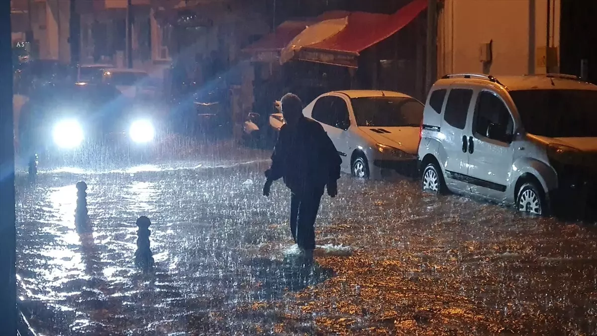 Sinop’ta Sağanak Sele Dönüştü, Hayat Durdu