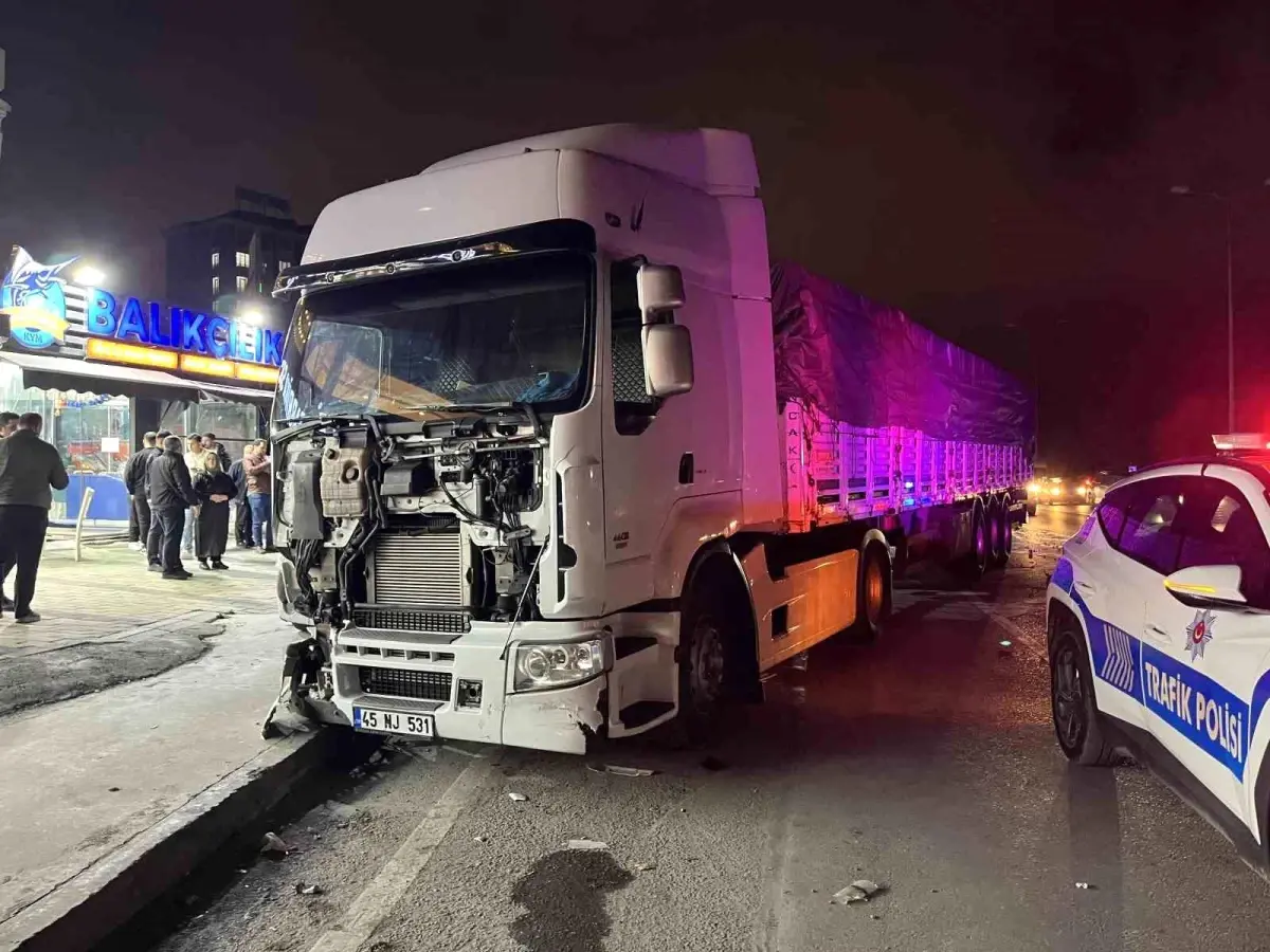 İstanbul Sultangazi’de Tır Kazası: 1 Yaralı