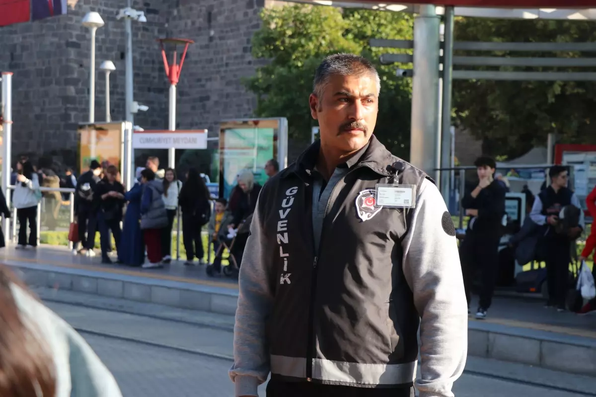 Güvenlik Görevlisi: Yolculardan Uyarılara Dikkat Etmelerini İstiyorum