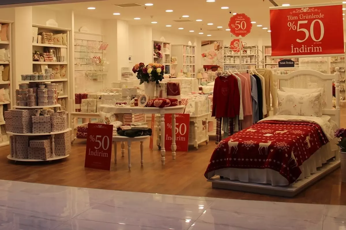 English Home Ukrayna’dan Çekiliyor: Nedenleri ve Etkileri