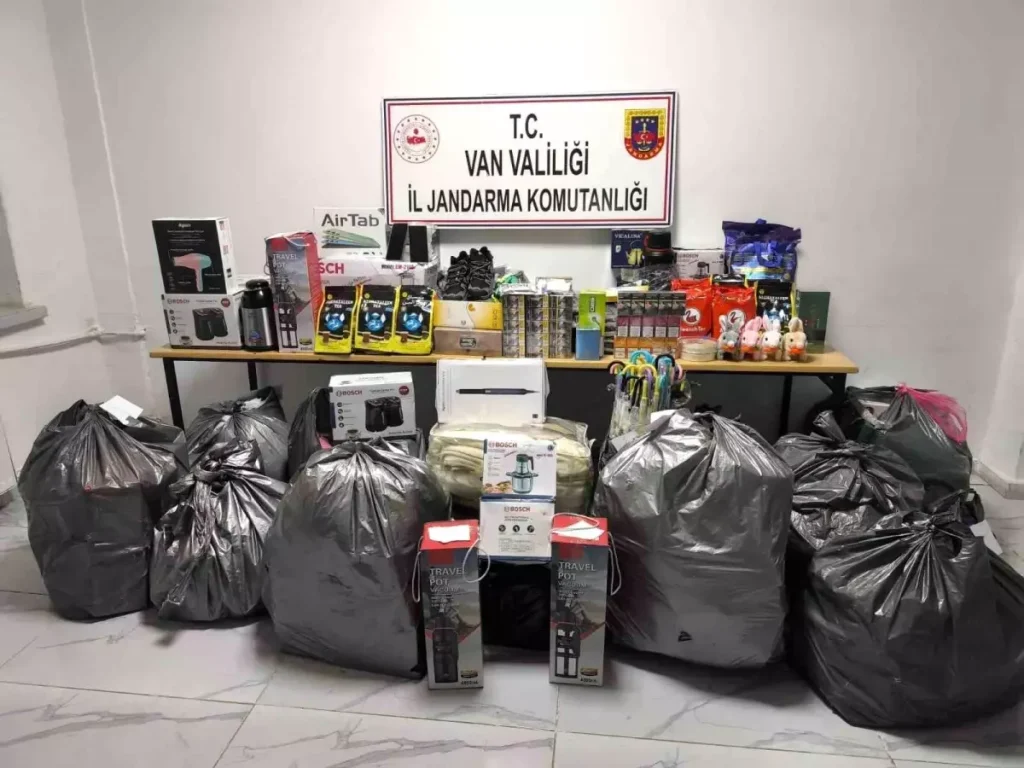 Van’da Değerli Gümrük Kaçağı Malzeme Ele Geçirildi
