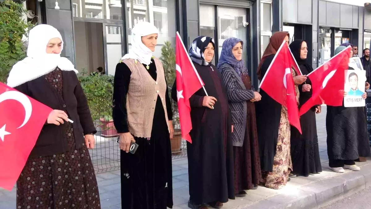 Van’da Evlat Nöbeti 110 Haftayı Geride Bıraktı