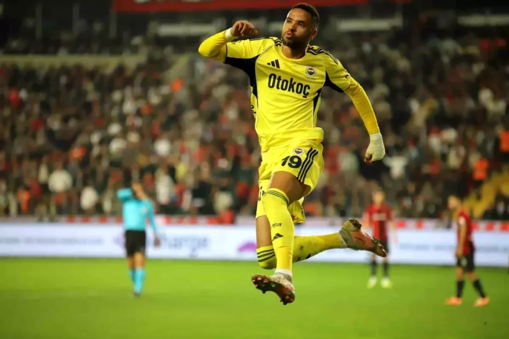 Fenerbahçe’nin Faslı Forveti Youssef En-Nesyri Gol Sevinci Yaşadı