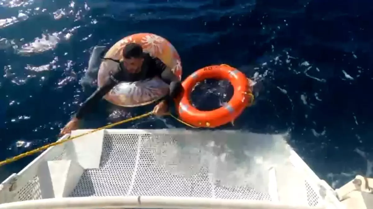 Yunanistan’a Yüzerek Geçmeye Çalışan Göçmen Yakalandı