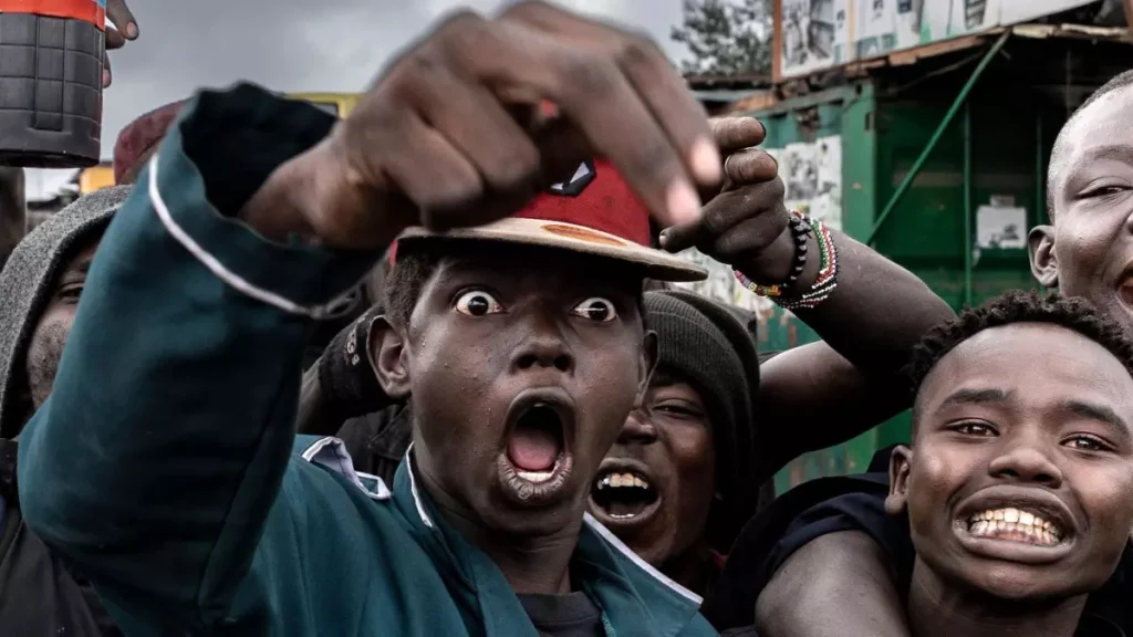 Gençler Sosyal Medya ile Hükümetleri Değiştiriyor