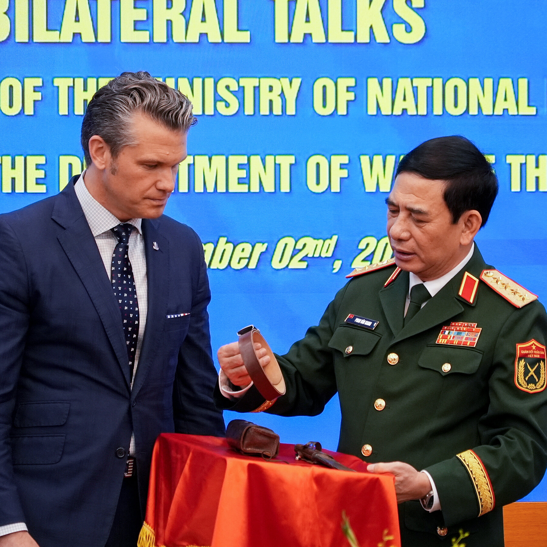 U.S. Defense Secretary Pledges Deeper Cooperation with Vietnam Amidst Doubts Over American Commitment