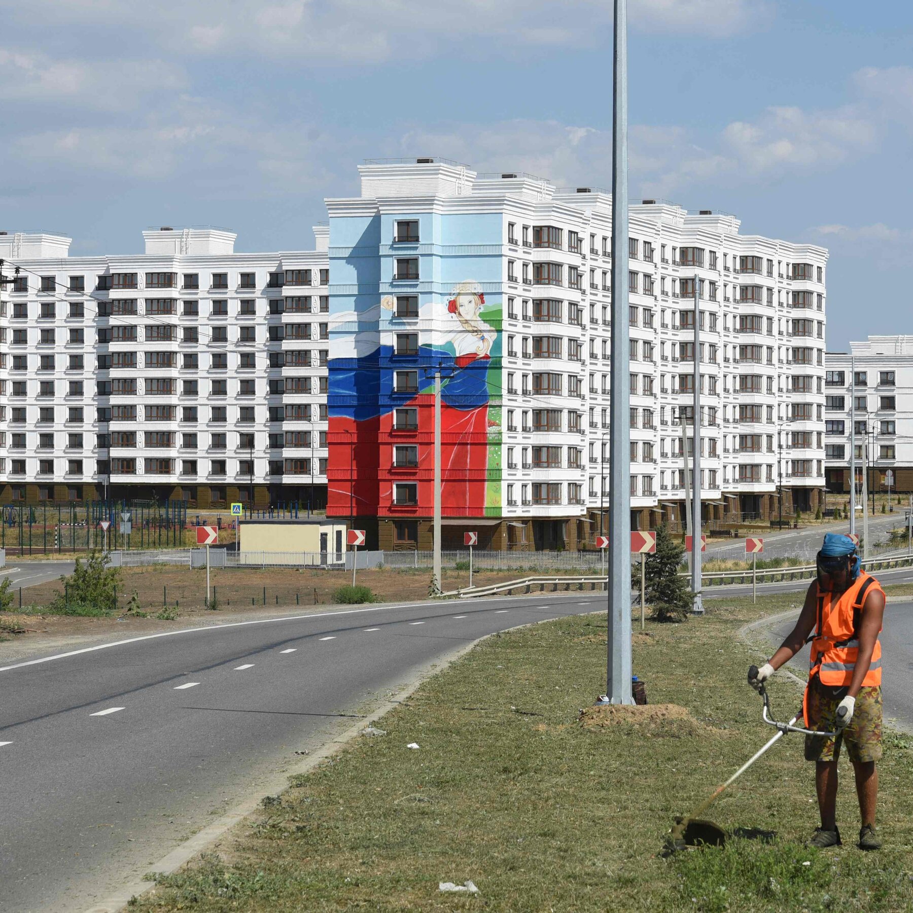 In Russian‑Occupied Mariupol, All Traces of Ukraine Are Being Erased