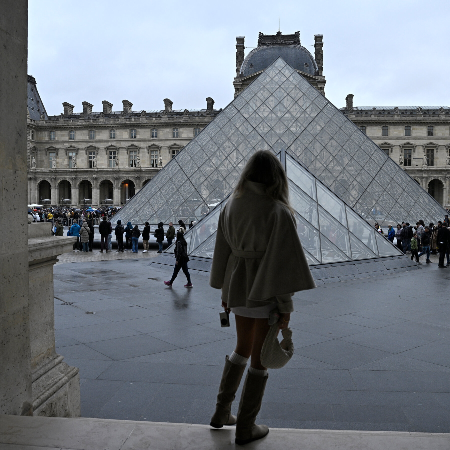 Louvre Heist: Unraveling the Mystery of the Missing Jewels