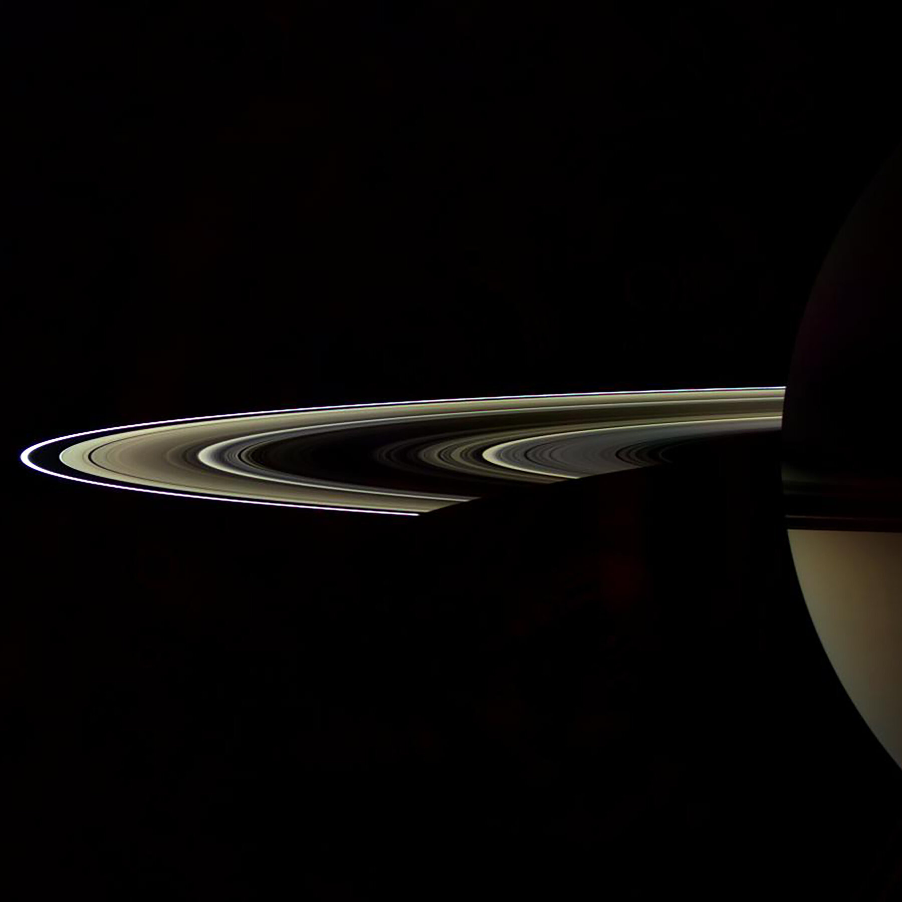 Saturn’s Rings Appear to Vanish – Here’s What’s Happening