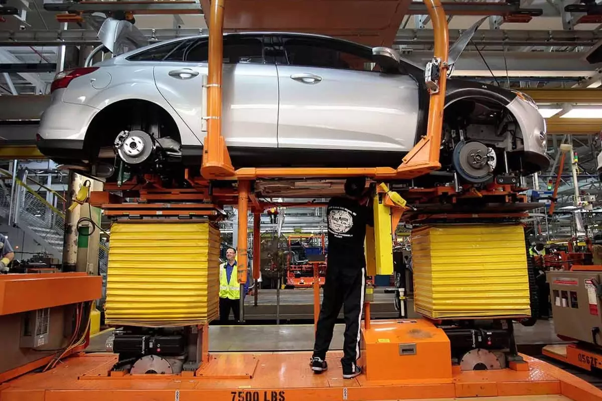 27 yıllık serüven bitti! Otomotiv devi efsane modelinin üretimini durdurdu