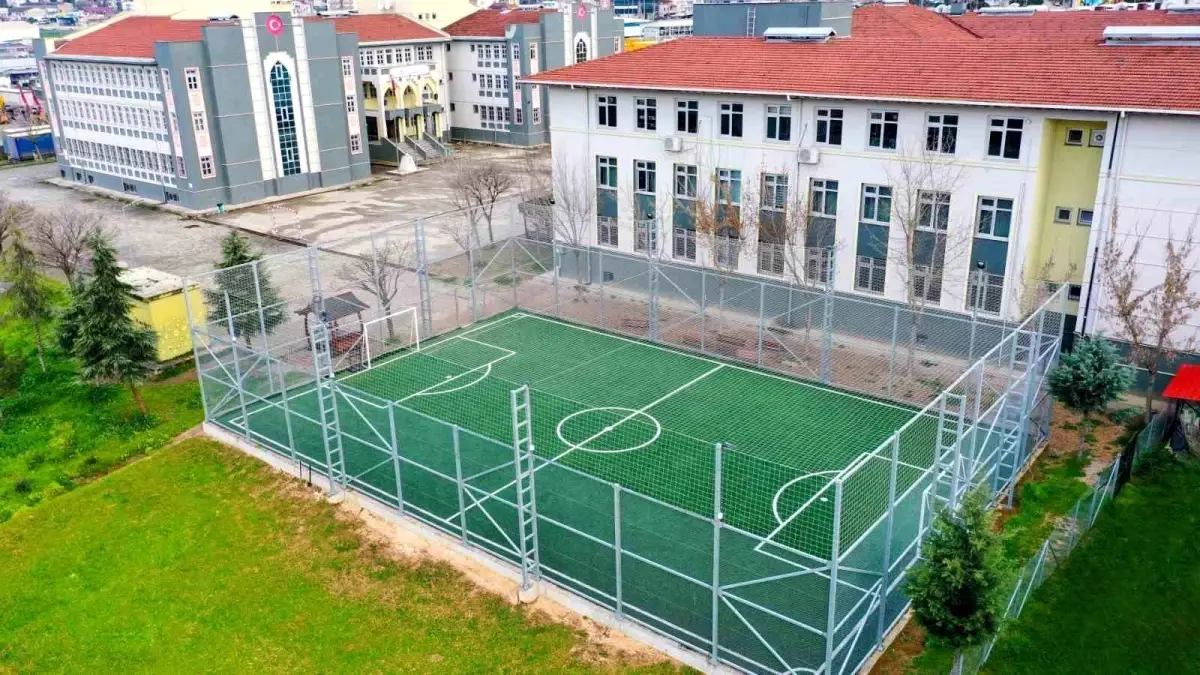 Kocaeli’nde 12 Yeni Futbol Sahası Hizmete Açıldı