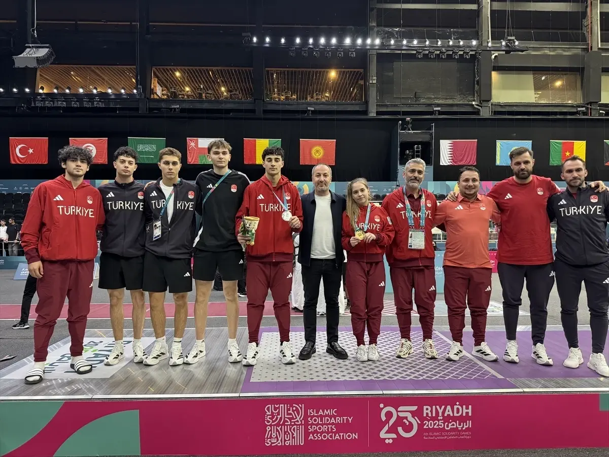 Türkiye Eskrimde İki Madalya Kazandı