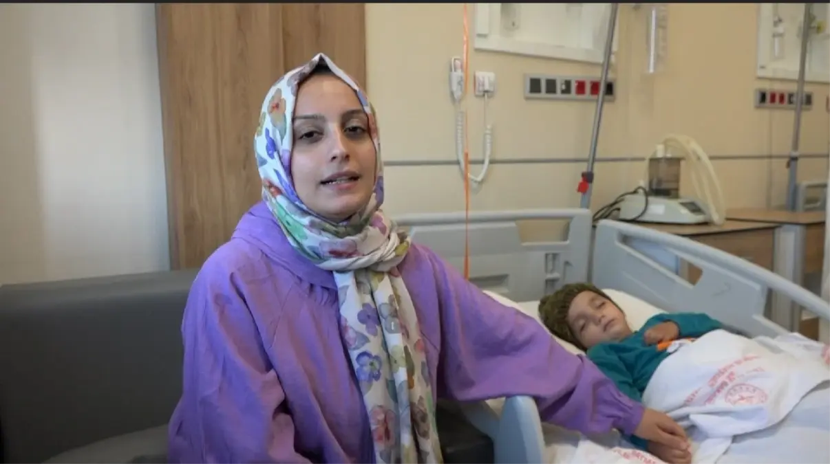 Ceviz Parçaları Yutan 2 Yaşındaki Yiğit Ameliyatla Kurtarıldı