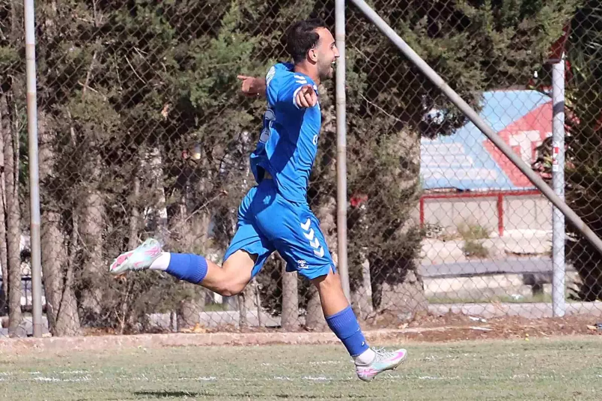 Aliağa Helvacı Spor’un Genç Yıldızı Eray İnce, Küçükçekmece Sinopspor’a Transfer Oldu