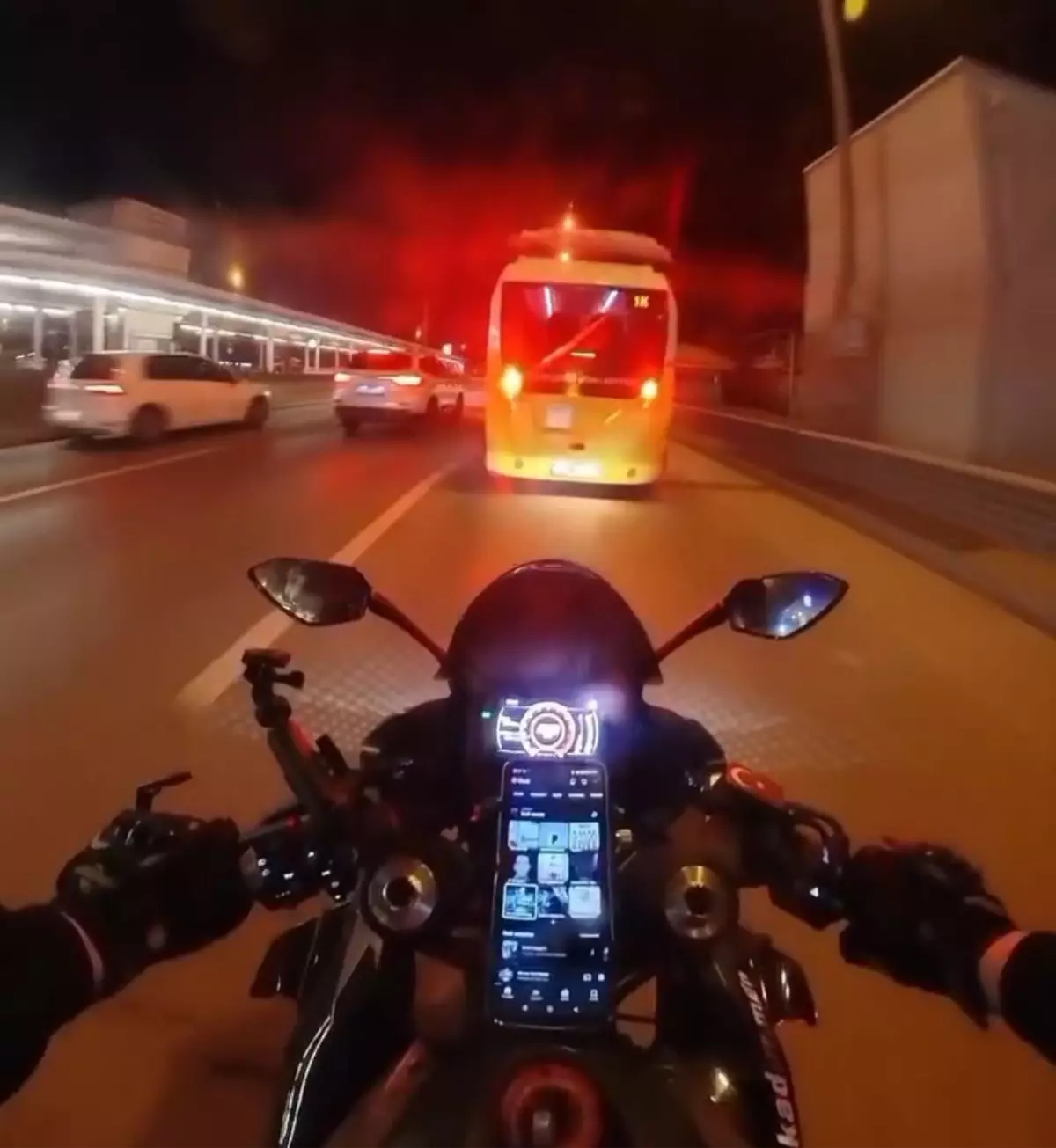 “Allah’ım sana geliyorum” diyen motosikletlinin kaza anları kamerada